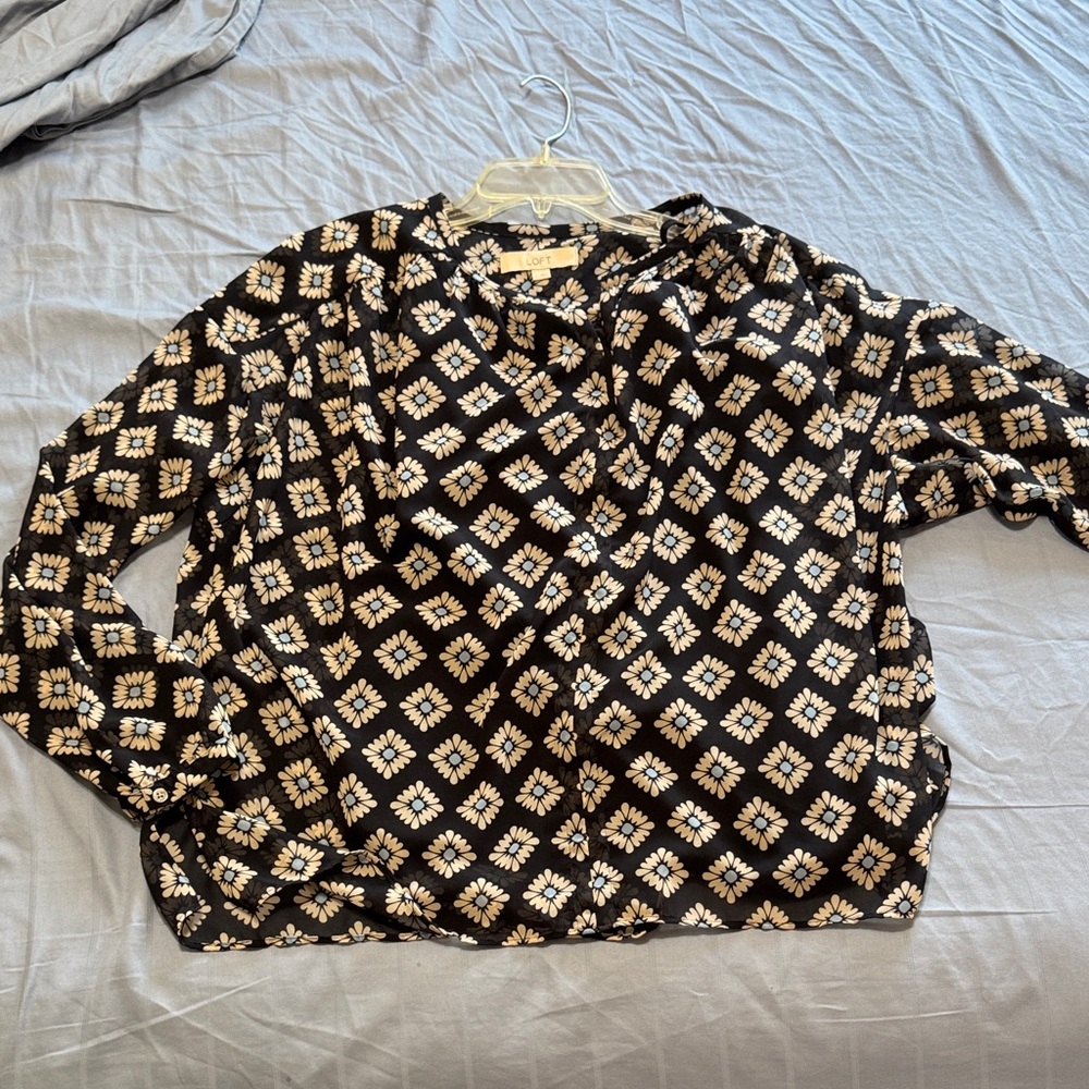 LOFT navy blue Blouse with Cream Floral Diamond Pattern